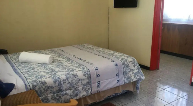 Tshesebe Stopover Motel