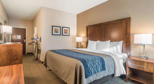 Comfort Inn Concord South End, Varaa Hotelli Hotellit New England uima-altaalla, Uima-allas