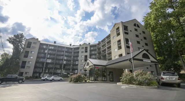 Olde Gatlinburg Place Unit 510 - Great Location! Close To Town! 1 Bedroom Condo by RedAwning