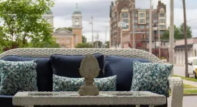 Номер Luxury Belle Louise Historic Bed & Breakfast