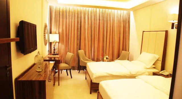 Двухместный номер Classic с балконом Grand Concerto Hotel