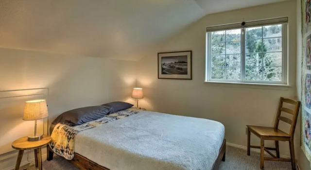 Коттедж Charming Rockaway Beach House, Walk to Ocean