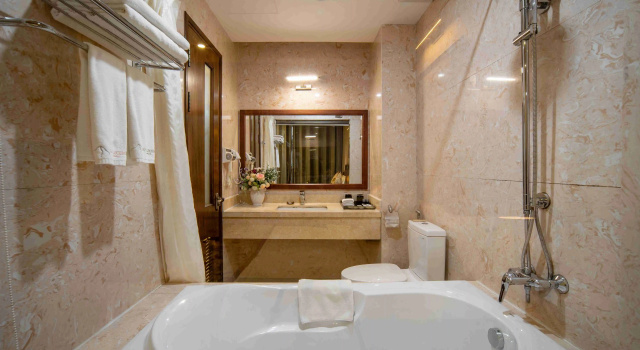 Номер Deluxe с балконом и с видом на город Canvas Sapa Legend Hotel