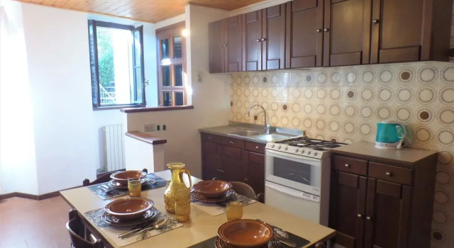 Коттедж с 2 комнатами с видом на озеро Casa della Torre