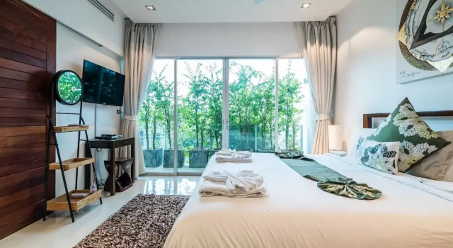 Parinda Villa in Naka Hills