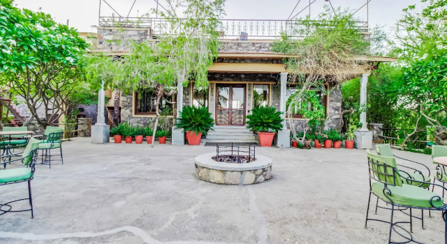 Jhadol Safari Resort, Забронировать Курортный отель Отели штата Раджастхана с бассейном, Бассейн