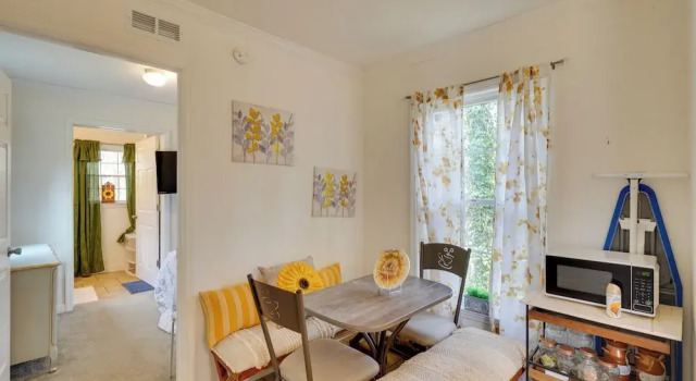 2 Mi to South Boston Speedway: Cozy Tiny Home!, Prenota Casa vacanze Hotel a Virginia con parcheggio, Parcheggio
