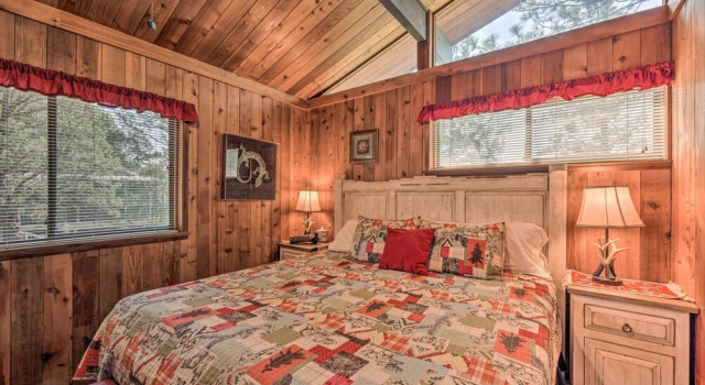 Quiet Retreat w/ Hot Tub - 16 Miles to Ski Apache!, Varaa Lomakoti Ruidoso New Mexico