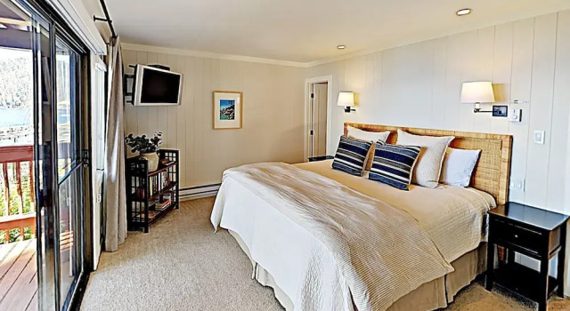 557 Lakeshore Blvd Townhouse Unit 120