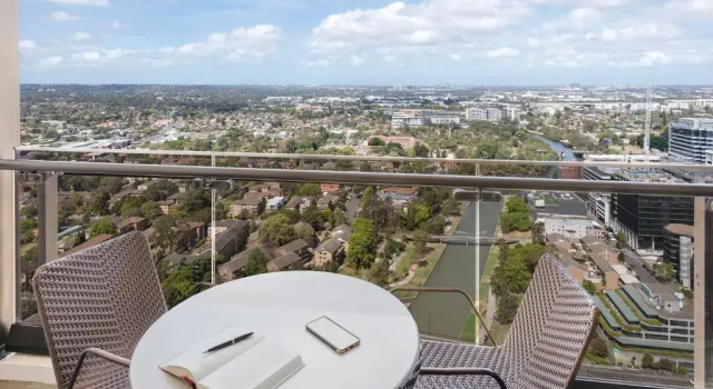 Люкс с 3 комнатами с видом на реку Meriton Suites Church Street, Parramatta