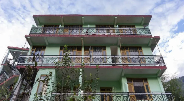 OYO Home 19573 Lush View Stay