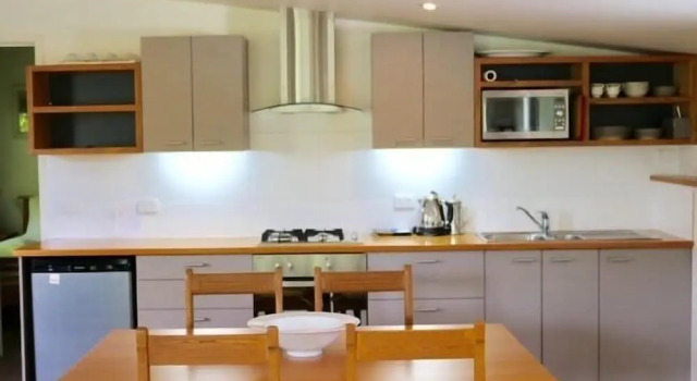 Апартаменты Bright Woodlands Retreat