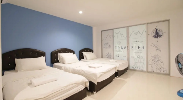 Трёхместный номер Standard с балконом Tawaen Beach Resort