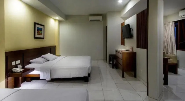 Hotel Quirin, Rezervovat Hotel Hotely v centru Semarang, hotely v centru Semarang, Parkování