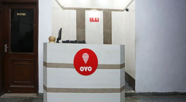 OYO 472 Hotel Sareen, Забронировать Отель Отели Нью-Дели с завтраком, Завтраки