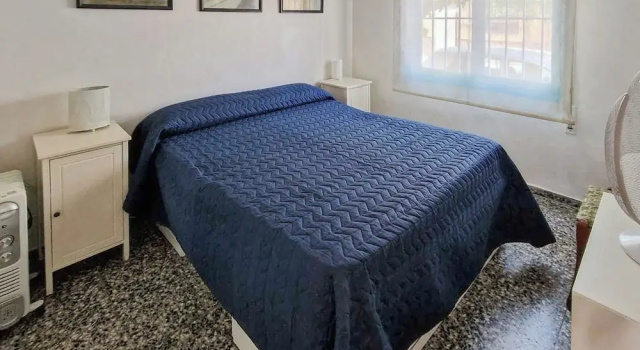 Коттедж с 3 комнатами House with exclusive pool and garden 7 min walk from the beach and the center