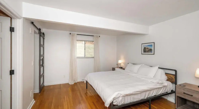 Top Notch City Escape w King Bed, Book Feriehus Sommerhuse i Cincinnati, Hytte