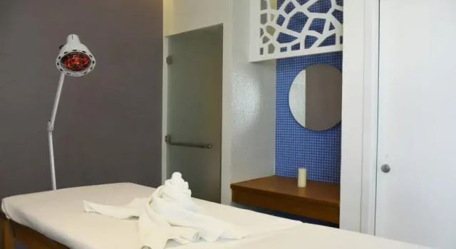 Hotel La Marina Plaza & Spa, Buchen Sie Resort Cayo Cruz Esmeralda Kuba
