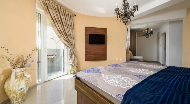 Awesome Home in Valtursko Polje With Wifi and 12 Bedrooms, Rezervovat Hotel Hotely v Pula Region s parkováním, Parkování
