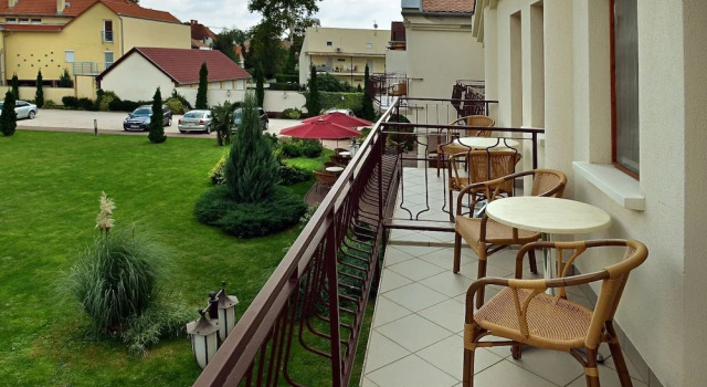 Трёхместный номер Comfort с балконом Ametiszt Hotel Harkány