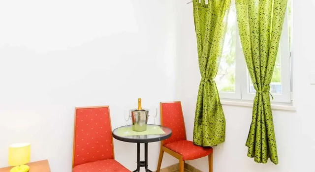 Apartments Versus- Studio Apartment With Terrace