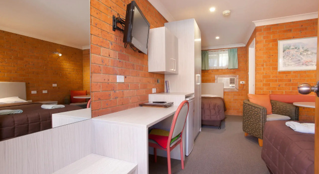 Sapphire Palms Motel, Забронировать Мотель Зе-Энтранс Central Coast, рядом с Площадка для кормления пеликанов