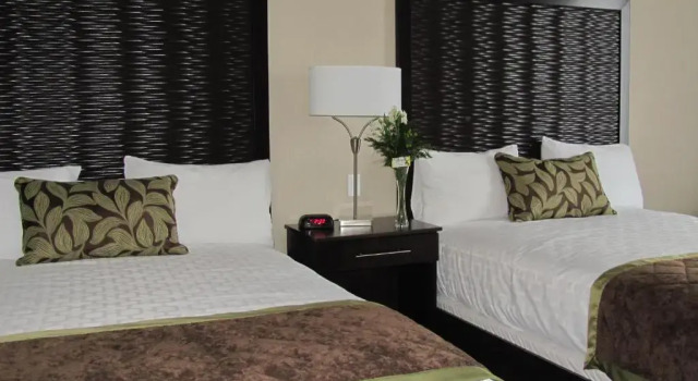 Четырёхместный номер Standard RiverRock Inn