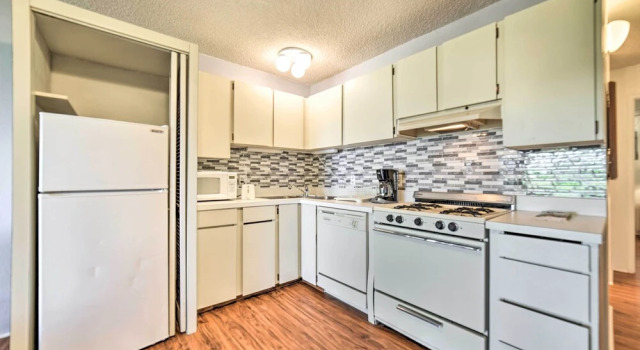Апартаменты Hawaii Haven: Condo w/ Community Pool, Ocean Views