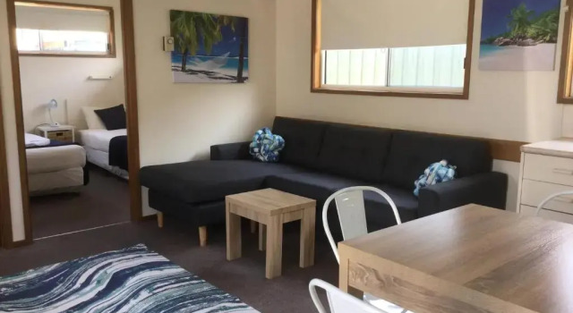 Апартаменты Lakes Jakaranda Holiday Units