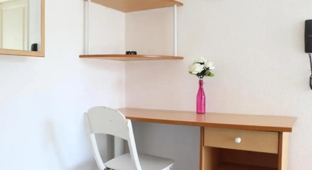 Appartement La Rochelle, 1 pièce, 2 personnes - FR-1-246-54, Rezerwuj Apartament Hotele w Charente-Maritime z basenem, Basen