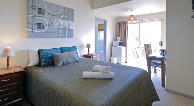 Номер Standard с видом на реку Riverview Boutique Motel