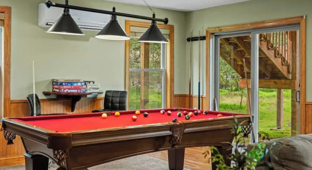 Коттедж Sleeps 18 Lake Access, Game Room, Close to Skiing Otter Banks by Avantstay
