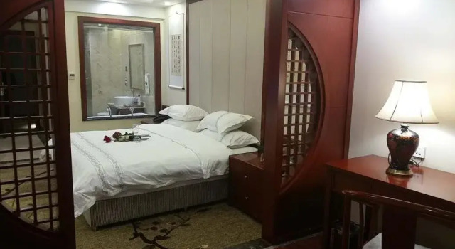 Mingshan Hotel, Boek Hotel Hotels in Chengdu met parkeren, Parkeren