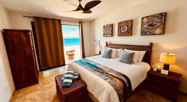 Номер Deluxe с балконом и с видом на океан The Cerritos Beach Inn