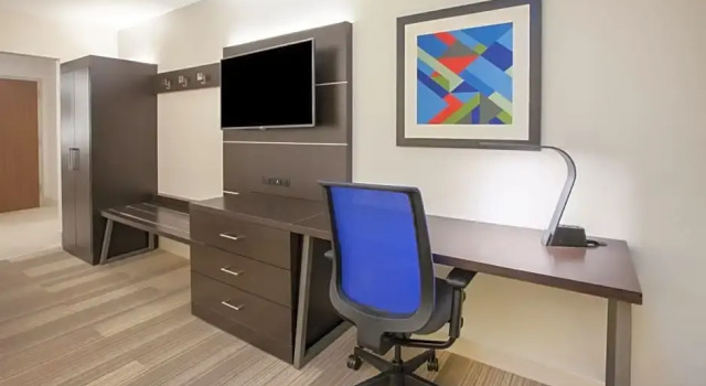 Трёхместный люкс Holiday Inn Express & Suites - Bullhead City by IHG