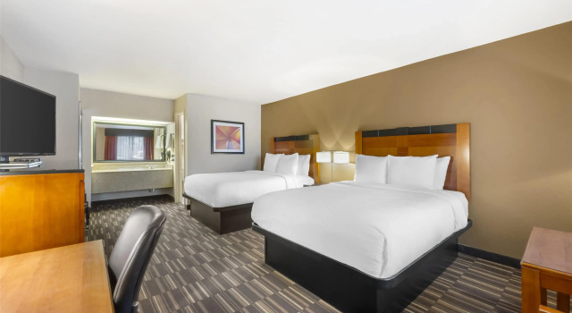 Четырёхместный номер Standard Best Western Executive Inn