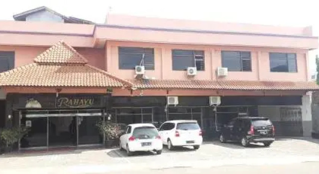 Capital O 2242 Hotel Rahayu, Rezervasyon Otel North Cirebon West Java