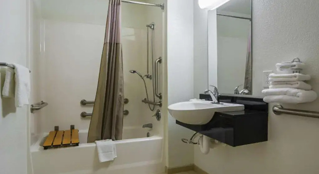 Четырёхместный номер Standard Motel 6-Tucker, GA - Atlanta Northeast