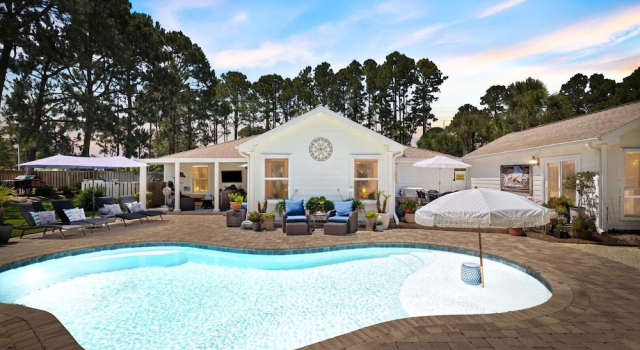 Private Backyard Oasis With Heated Pool, 4 BR, Bikes & Pond, Varaa Lomakoti Santa Rosa Beach Emerald Coast