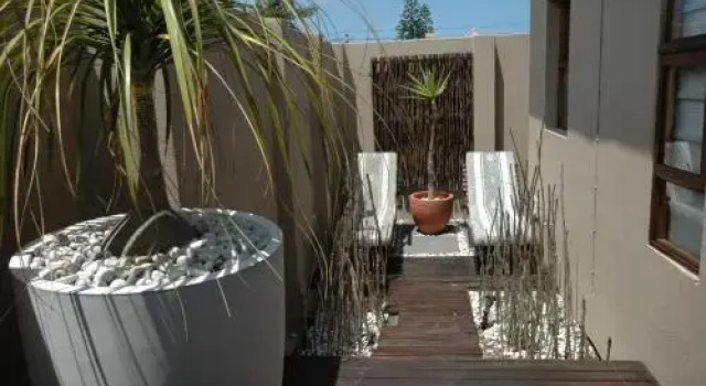 Fish Hoek Bed And Breakfast, Забронировать Отель Отели Фисхук с бассейном, рядом с Fish Hoek Railway Station, Бассейн