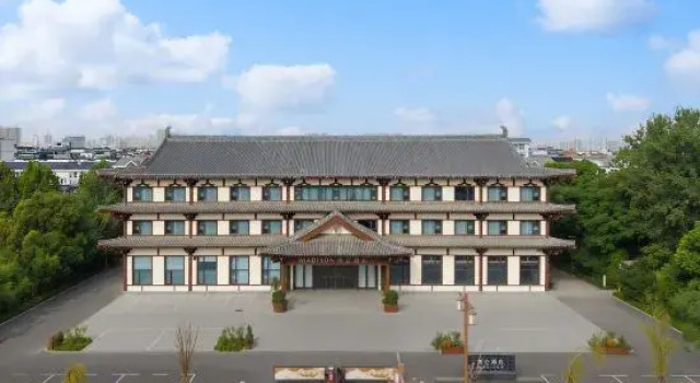 Luoyang Museum, Longmen High-speed Railway Station, Meilun Hotel