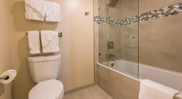 Номер Standard c 1 комнатой с видом на океан Aston Waikiki Beach Tower