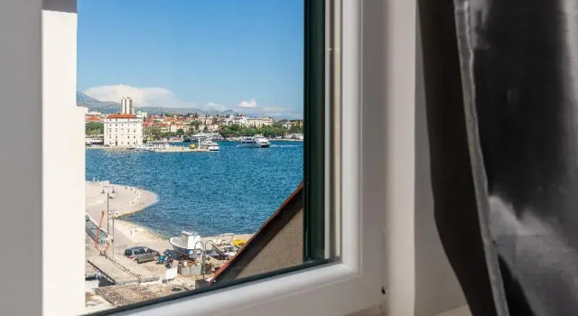 Двухместный номер Deluxe с балконом и seafront Galeria Valeria Seaside Downtown - MAG Quaint & Elegant Boutique Hotels