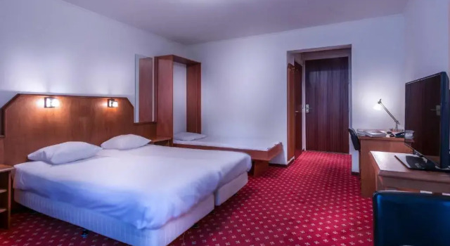 Трёхместный номер Standard Hotel Riche