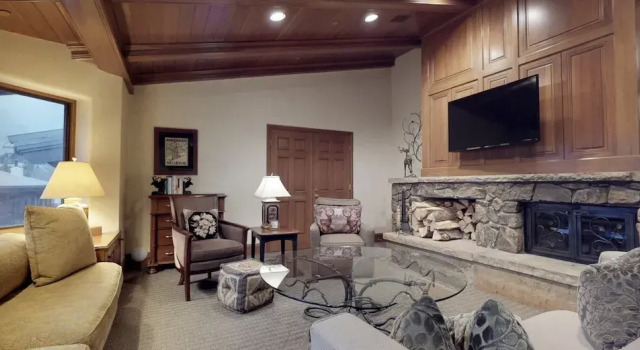 Vail Village Plaza Lodge 2 Bedroom Plus Loft, Забронировать Апартаменты/квартира Отели Вейл с парковкой, Парковка