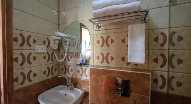 Standard Dreier Zimmer Hashimi Hotel