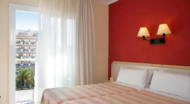Двухместный номер Standard с балконом и с красивым видом из окна Luna Park Hotel Yoga & Spa
