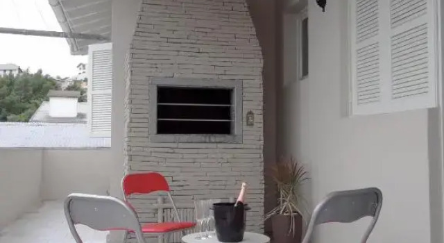 Коттедж с 5 комнатами Casa Bem Vino