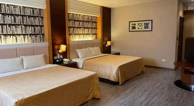 Четырёхместный номер Deluxe Holland Hill Motel