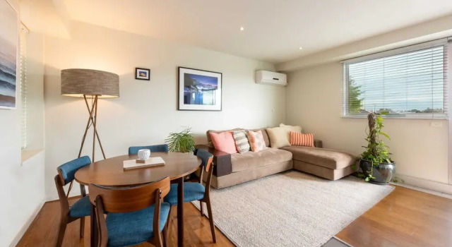 Апартаменты Beautiful 1-bed in St Kilda w/ Parking & Terrace